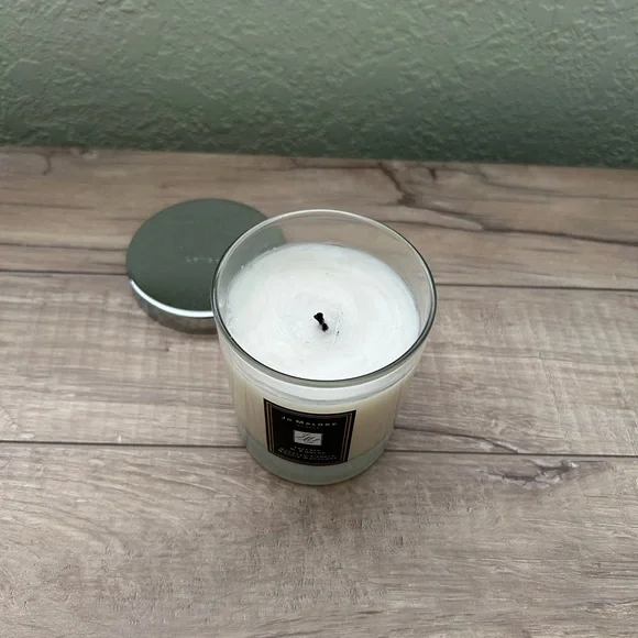 Jo Malone Cream Candle with Silver Lid - Picture 5 of 6